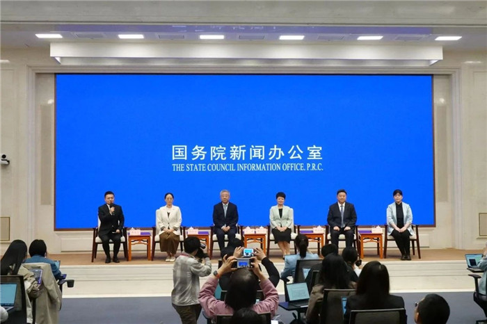 让更多“中国方案”惠及患者——江涛院士参加国新办中外媒体见面会